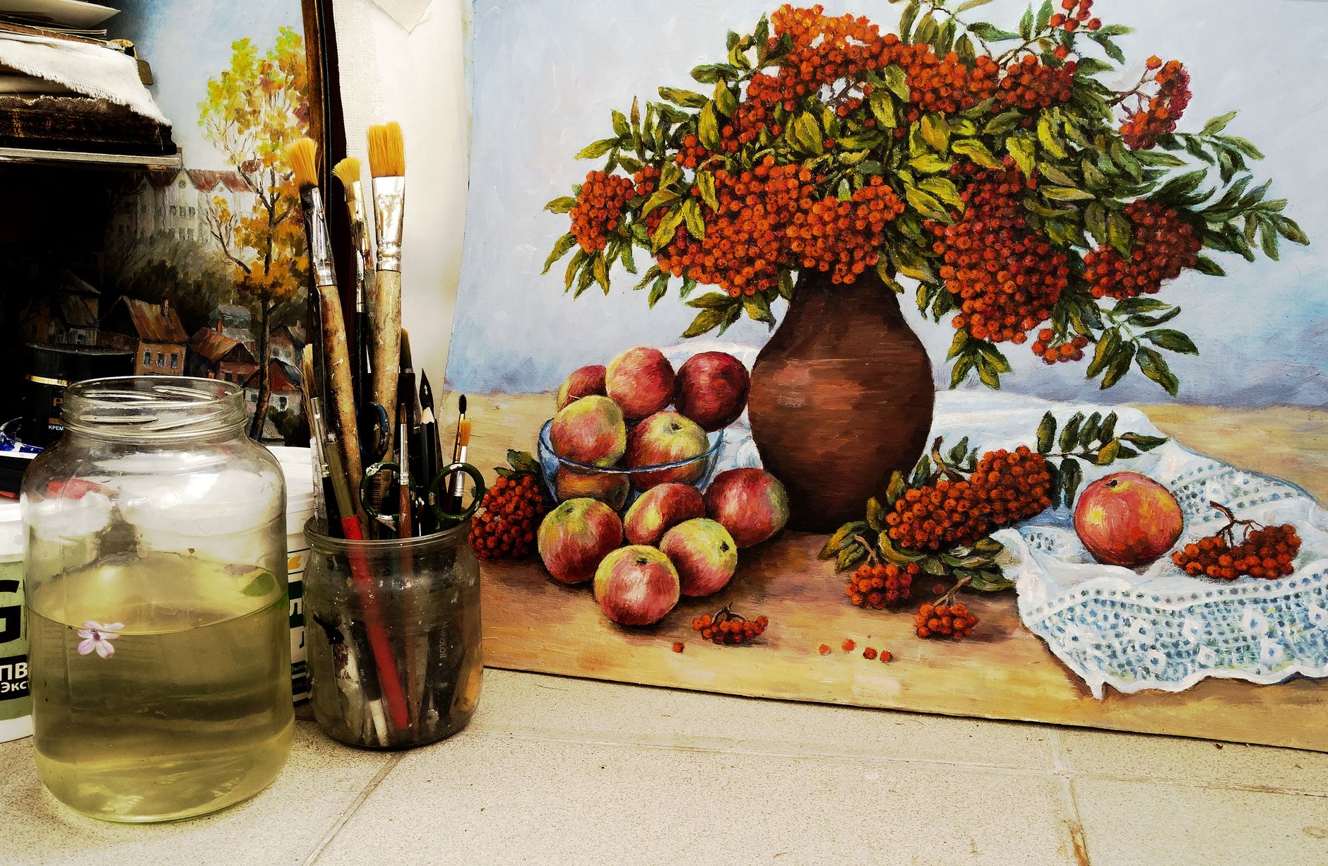 壁に飾られた一枚の絵画作品