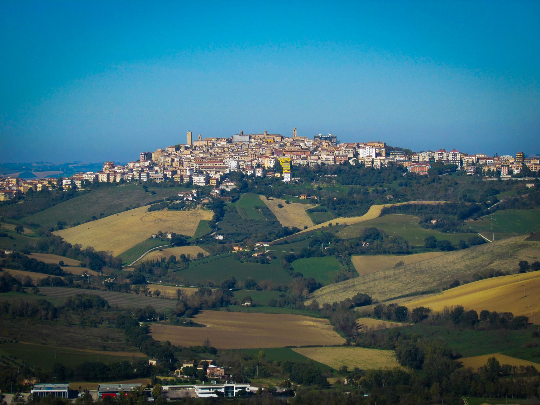 イタリアの田園風景のイメージ