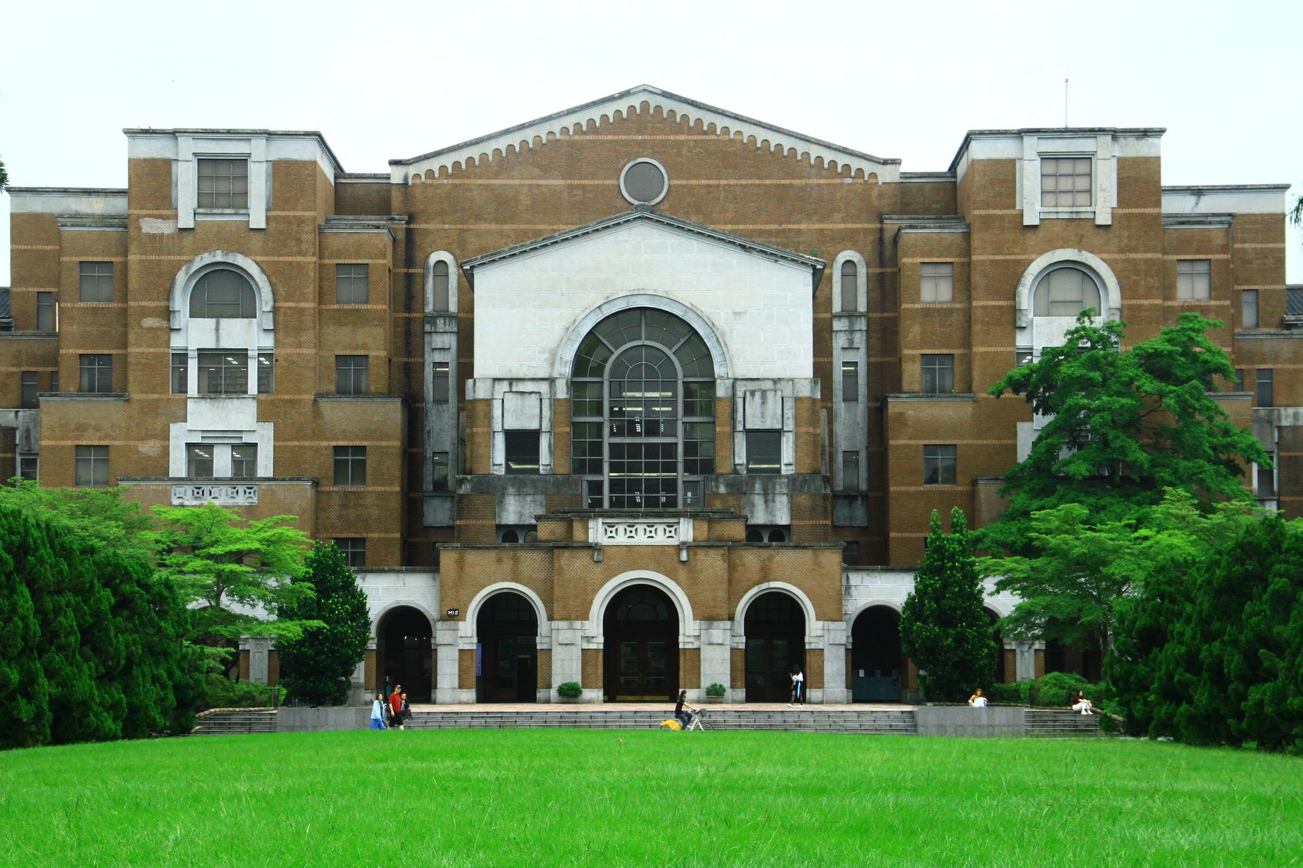 大学キャンパスのイメージ