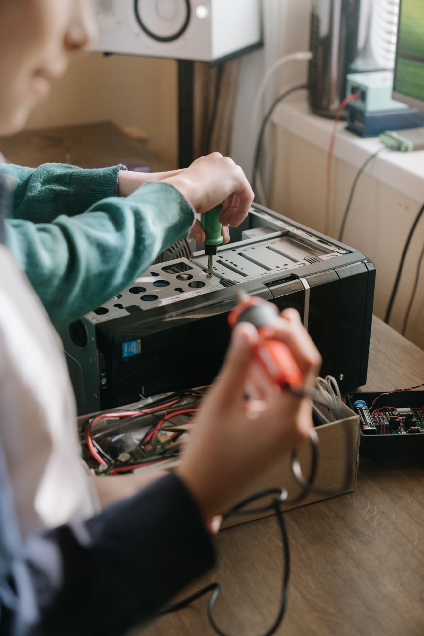 起動しないPCを修復するイメージ