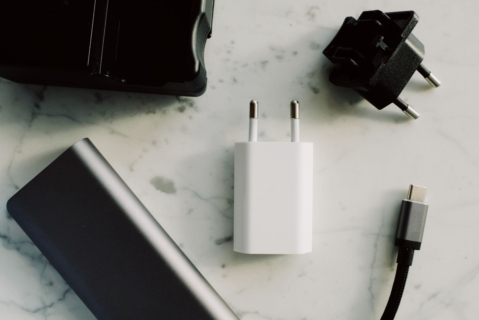 コンセントに挿したUSB充電器