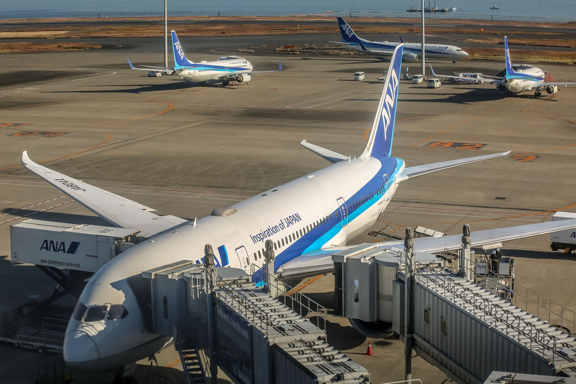 空港ターミナルのロビー