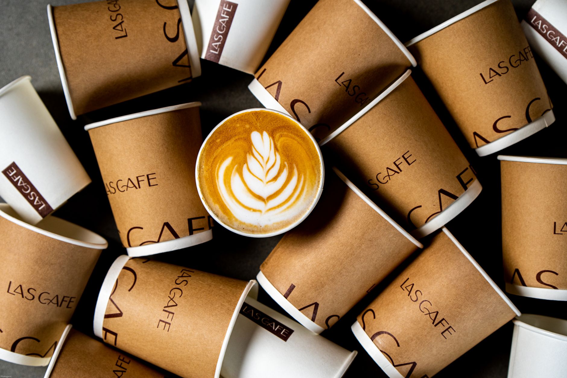 カフェラテのテイクアウトカップ